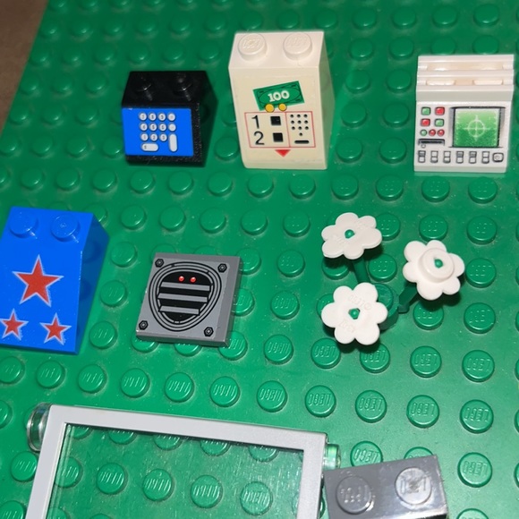 Lego Big Lot of Unique Bricks over 30 items - Picture 6 of 7